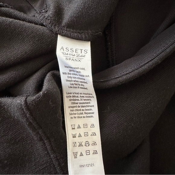 Assets Red Hot Label by Spanx High Rise Shapwear Leggings Black - Picture 7 of 13